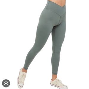 Aerie Offline Legging 7/8 Light sage green